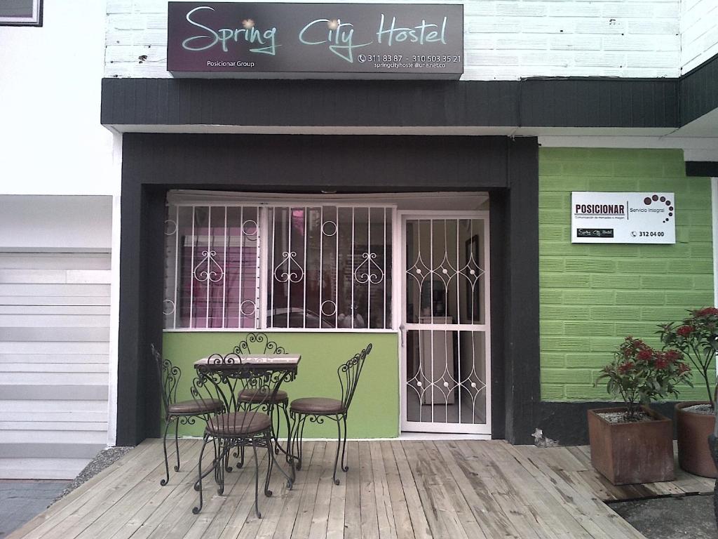 מדיין Spring City Hostel מראה חיצוני תמונה