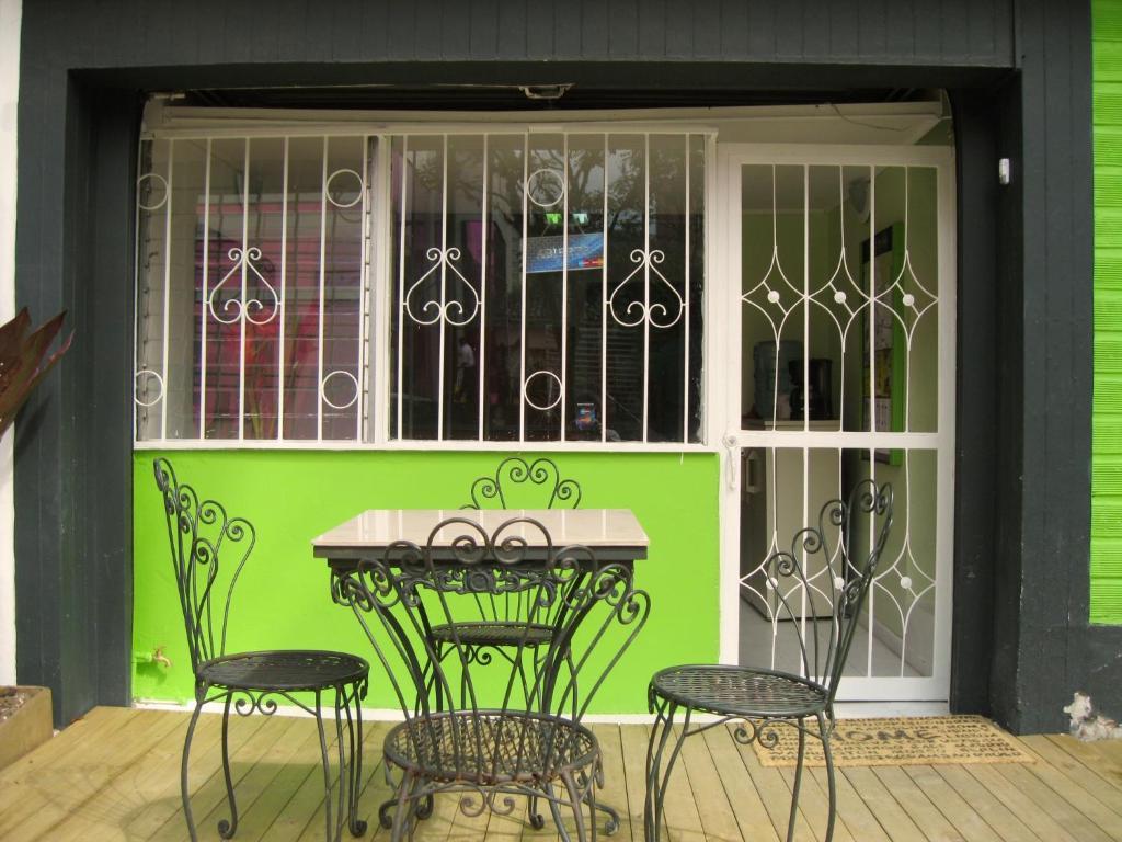 מדיין Spring City Hostel מראה חיצוני תמונה