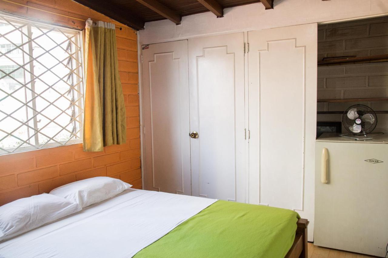 מדיין Spring City Hostel מראה חיצוני תמונה