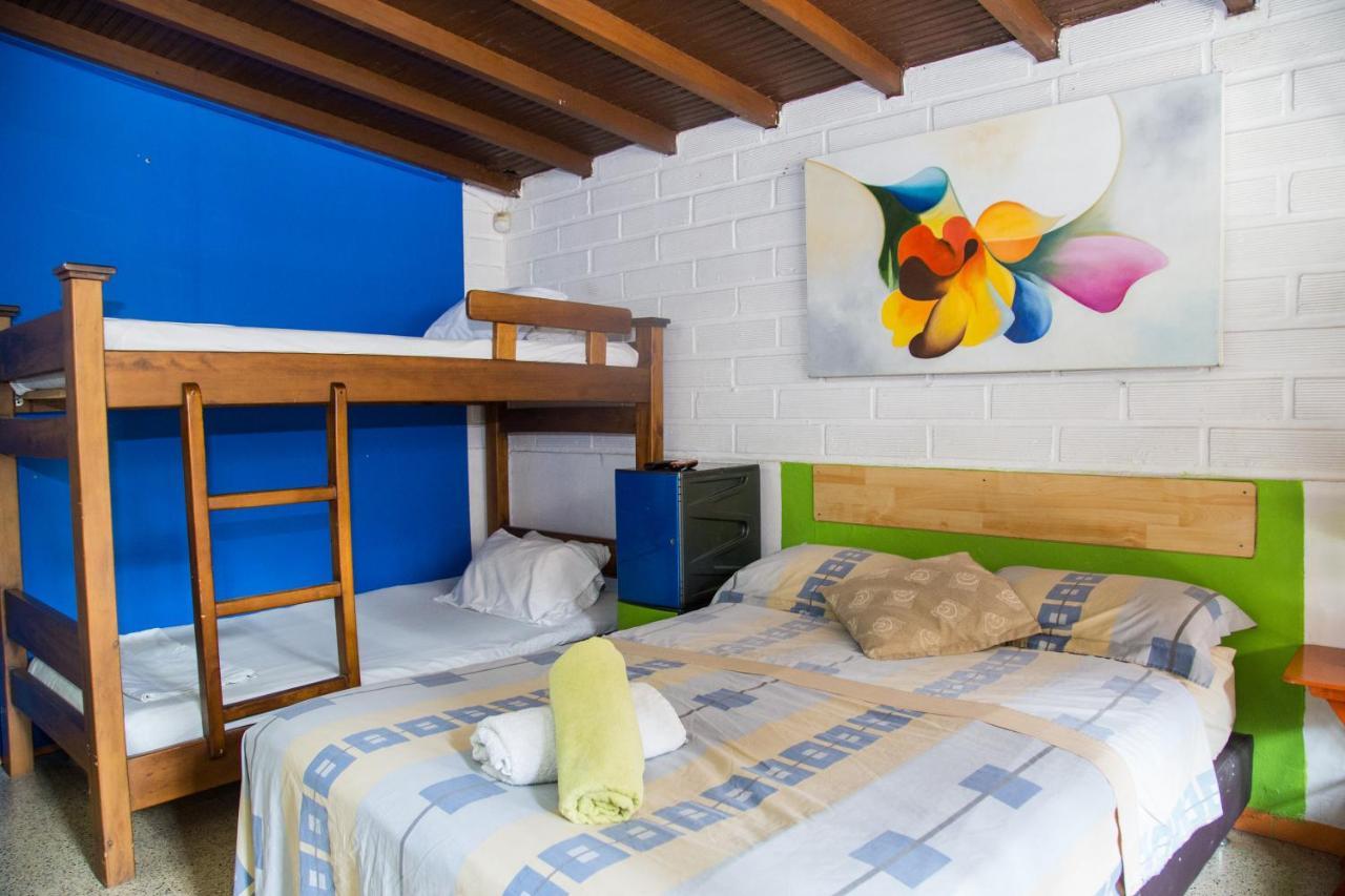 מדיין Spring City Hostel מראה חיצוני תמונה